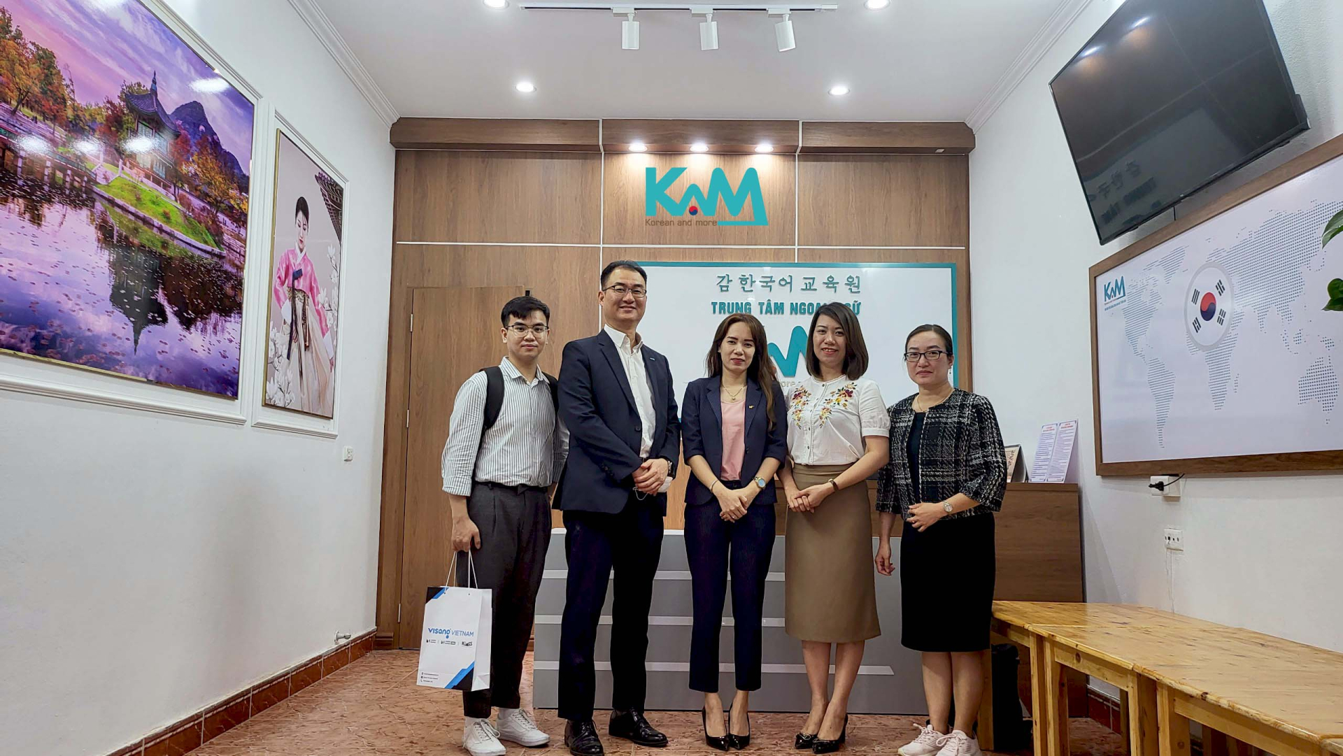 Hợp tác với Visang Korea