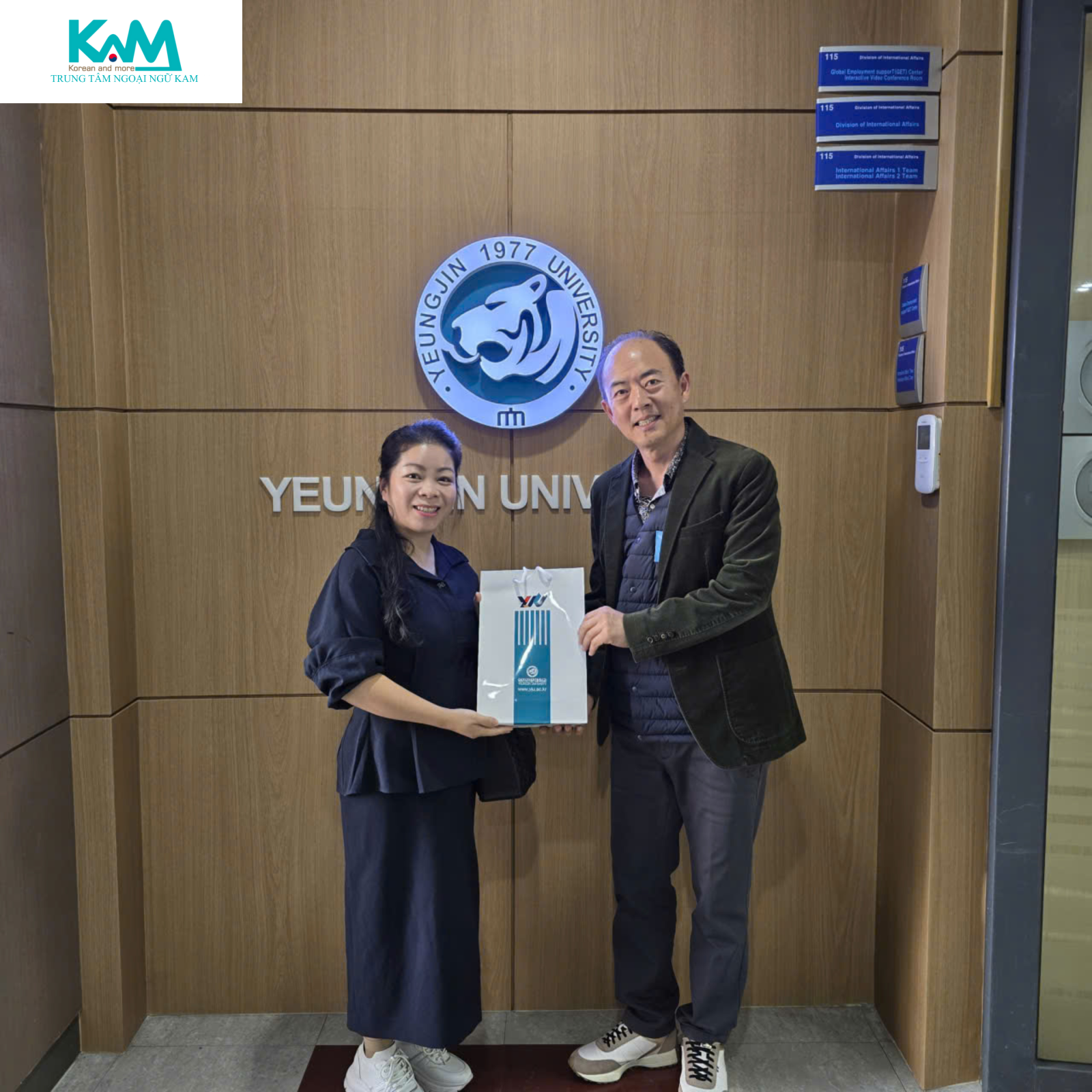 Giám đốc KAM giao lưu với giáo sư trường Yeungjin University